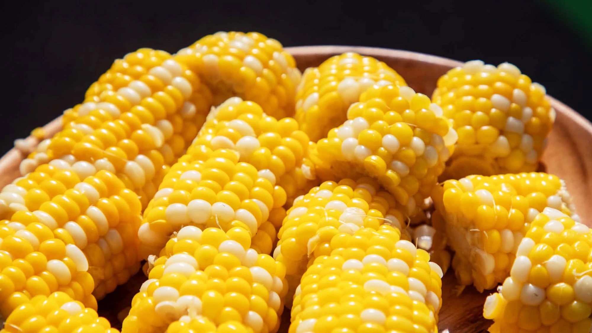 a bowl of corn on the cob