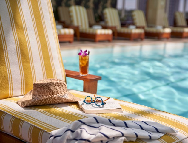 hotels with a pool in white plains ny