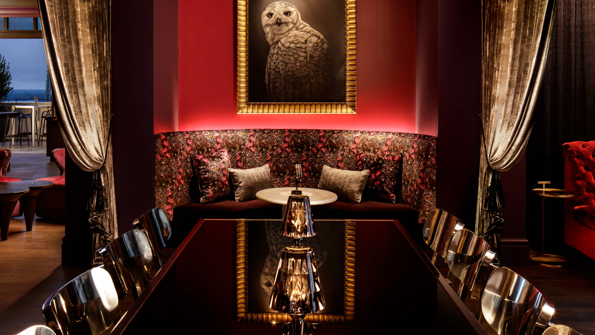 a table with a picture of an owl on it
