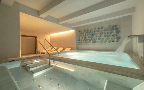 the royal spa rvb