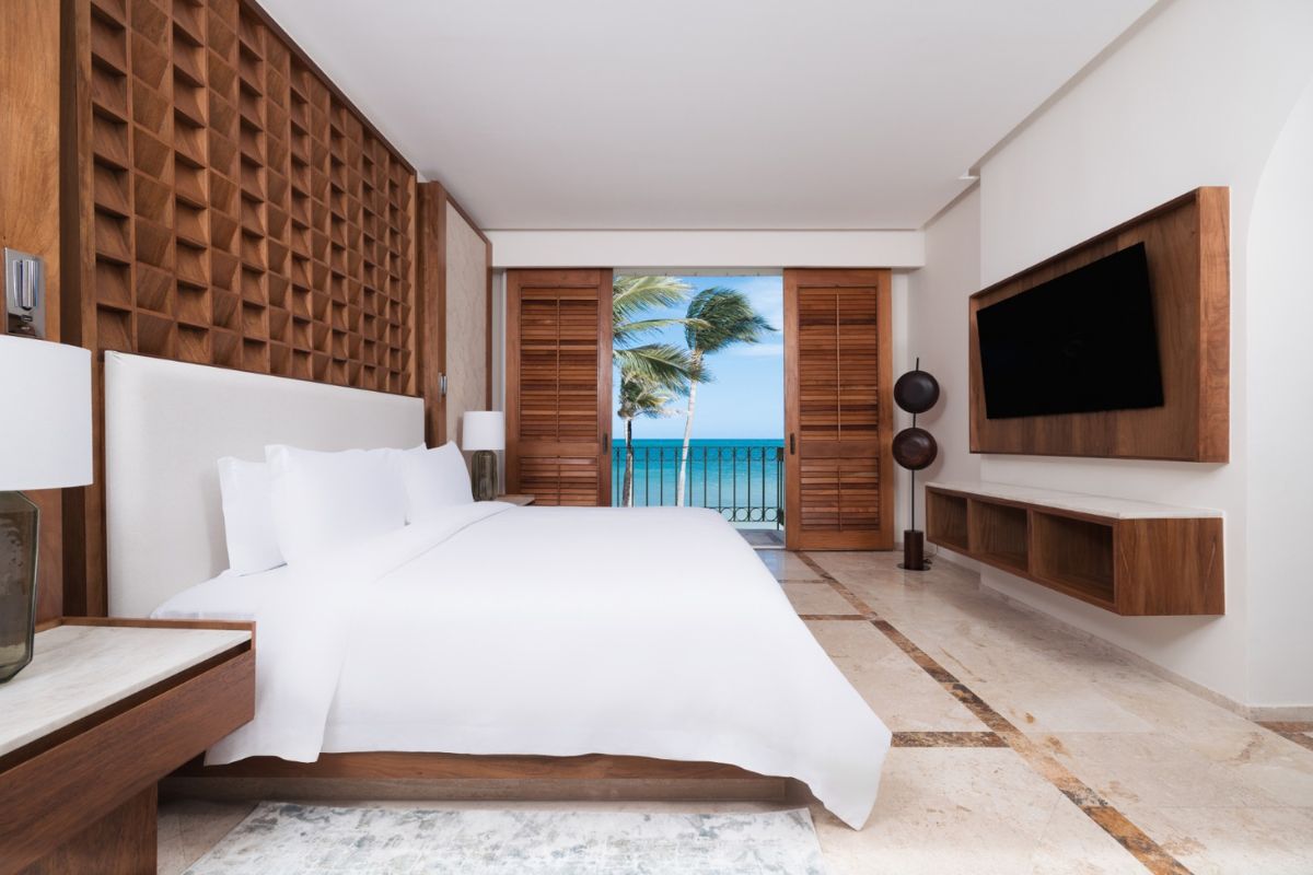 Master Suite Ocean Front Plunge Pool King